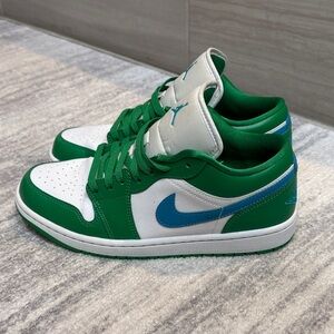Nike Jordan Dunks in Green, blue, & White Sneakers